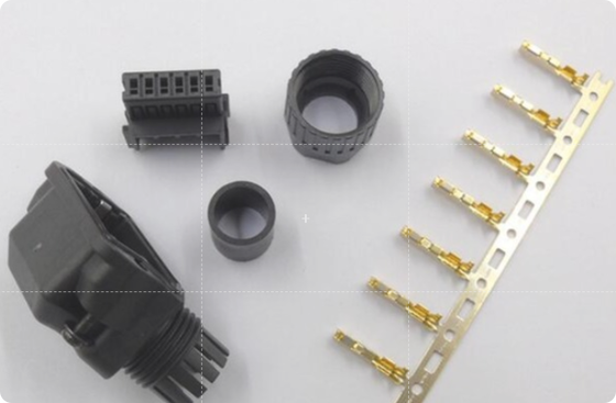 Industrial Automation Servo Motor Connector with Wide Temperature Range -40℃ to +105℃ High Voltage 1000V and Battery Current Rating